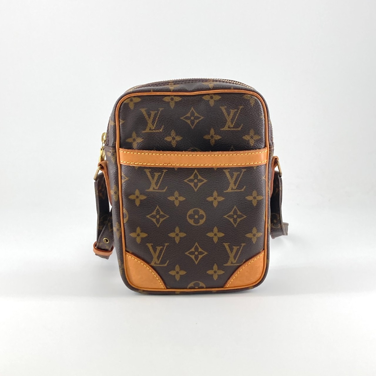 LOUIS VUITTON(ルイ・ヴィトン) ダヌーブ M45266 ショルダーバッグ ブラウン