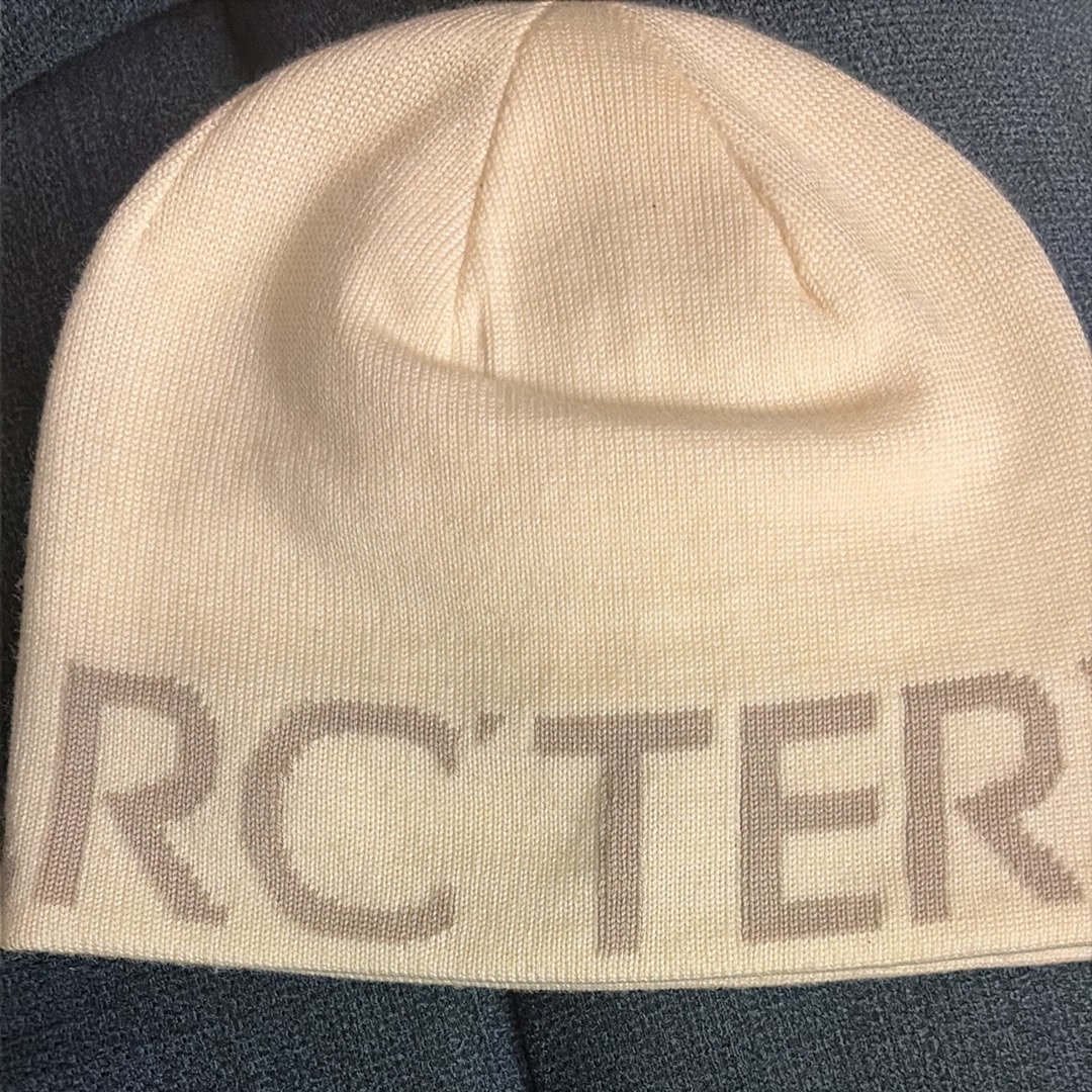 SKYLRK Knit Beanie 