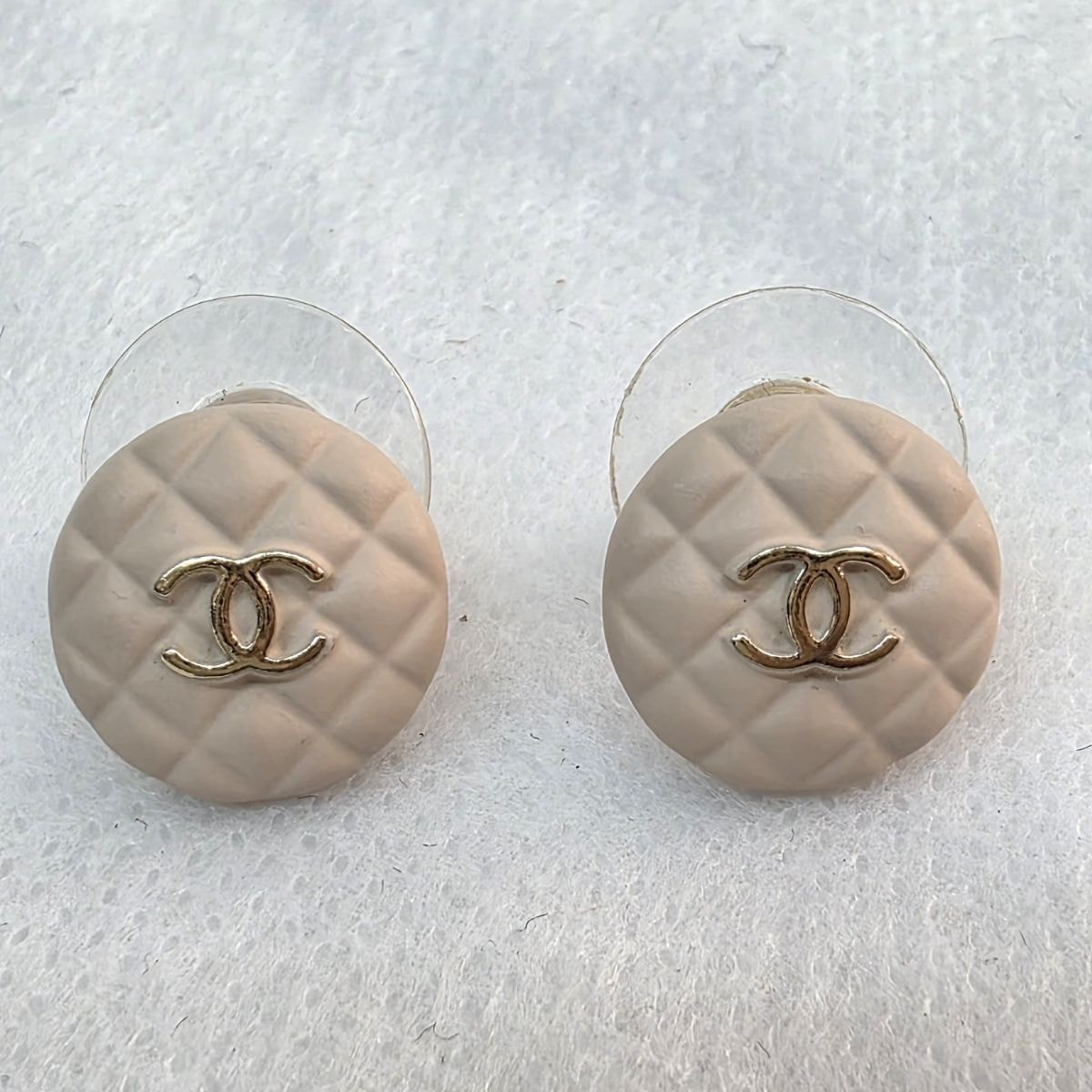 CHANEL シャネル ココマーク キルティング マトラッセ A19 ピアス メタル ベージュ レディース【中古】