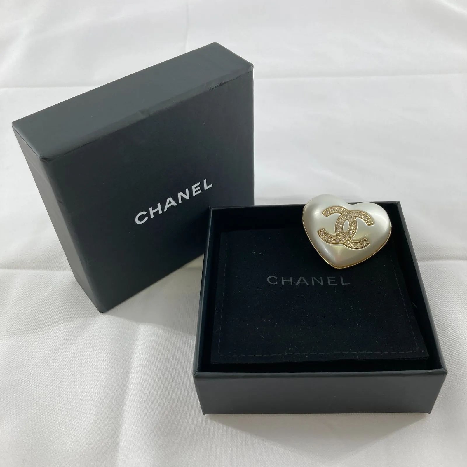 CHANEL (샤넬) 코코 마크 하트 A21・B 브로치 펄 화이트