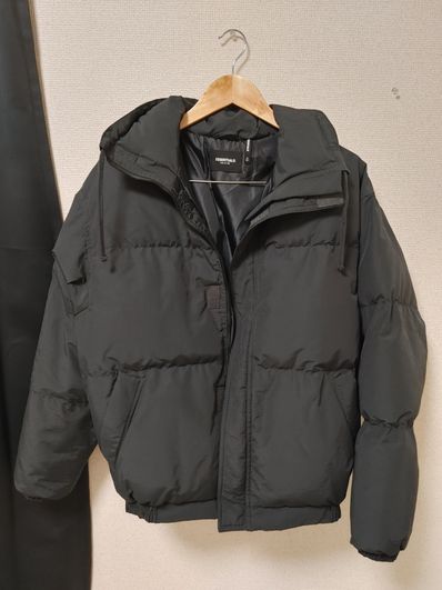 FEAR OF GOD ESSENTIALS Puffer Jacket "Black/Stretch Limo"