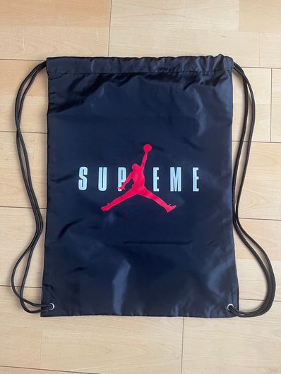 Supreme x Jordan Drawstring Bag "Black"
