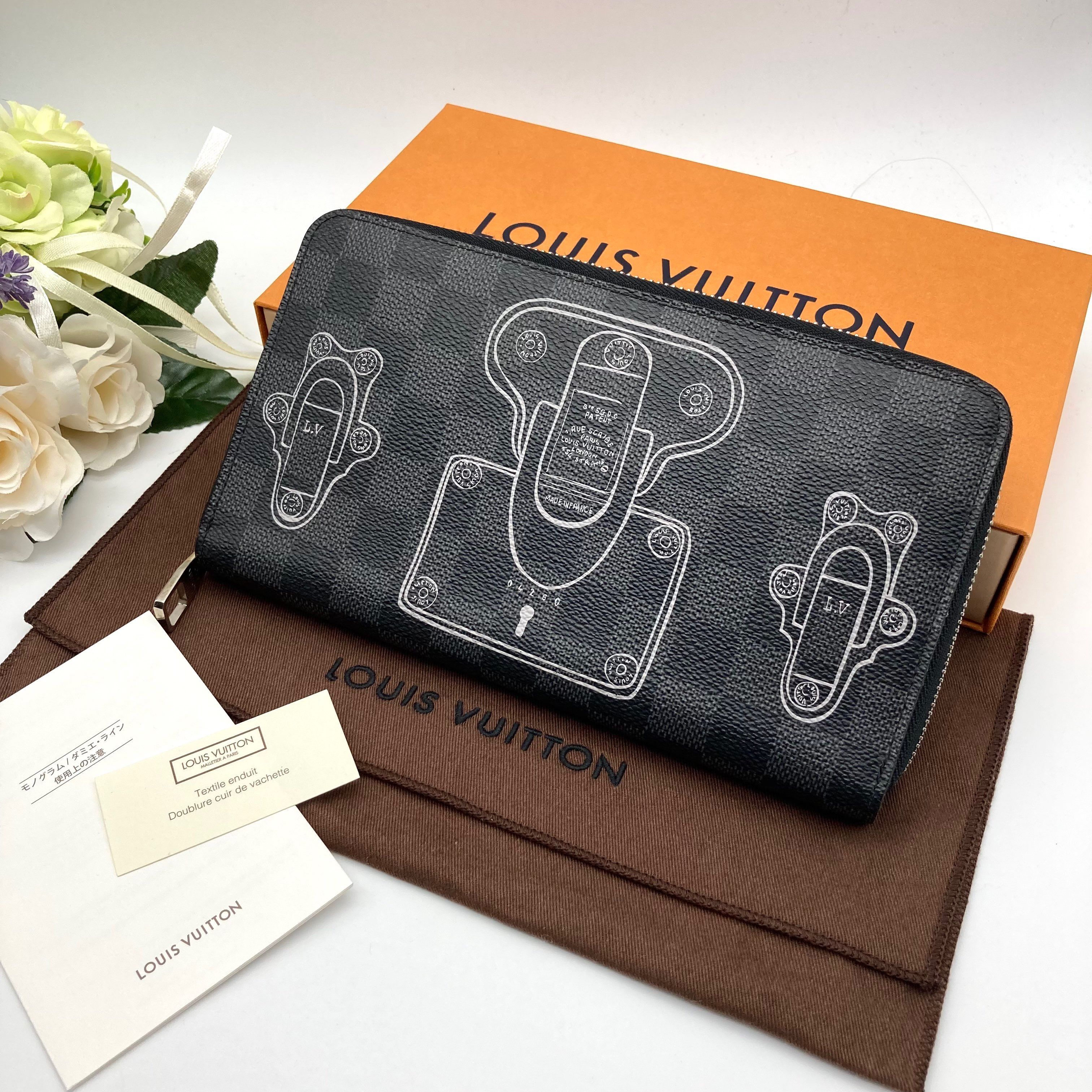 Louis Vuitton Trunk & Lock Zippy Organizer Damier Graphite