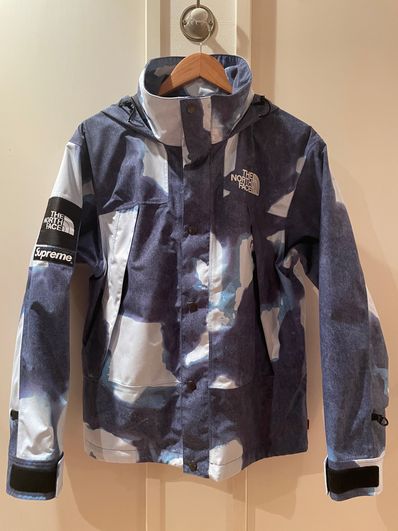 Supreme x The North Face Bleached Denim Print Mountain Jacket "Indigo"