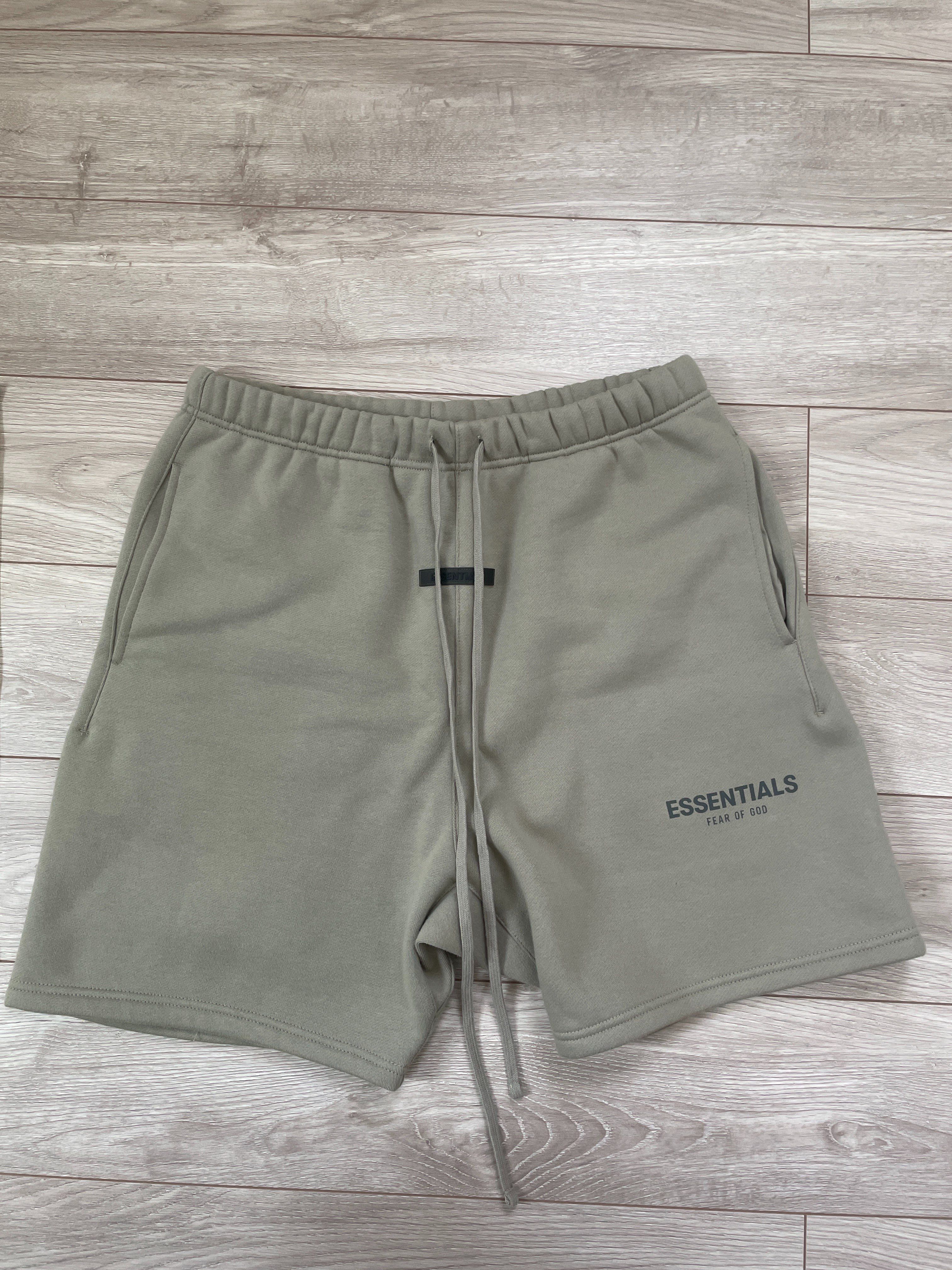 FEAR OF GOD ESSENTIALS SWEATSHORT "Pistachio"