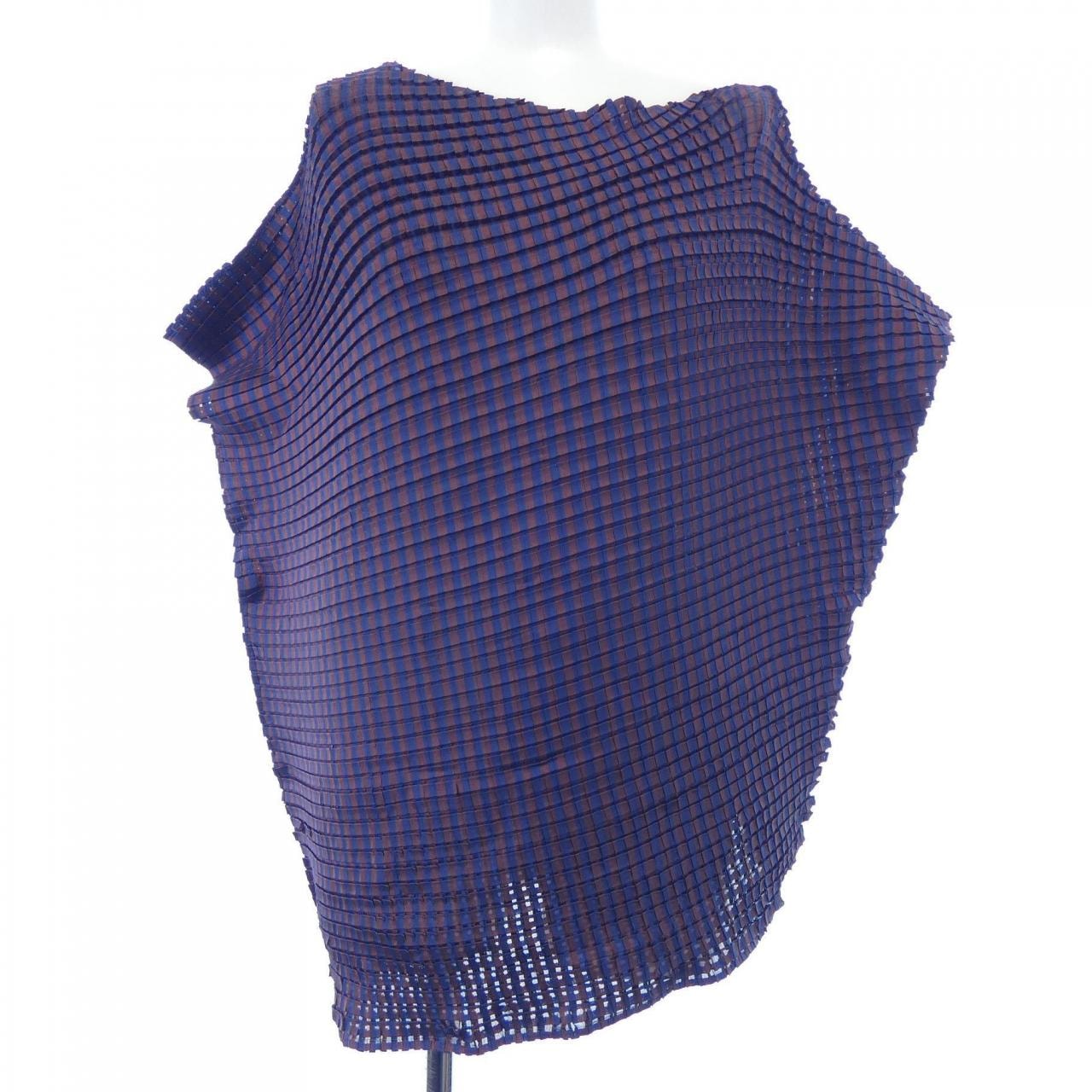 イッセイミヤケ ISSEY MIYAKE トップス