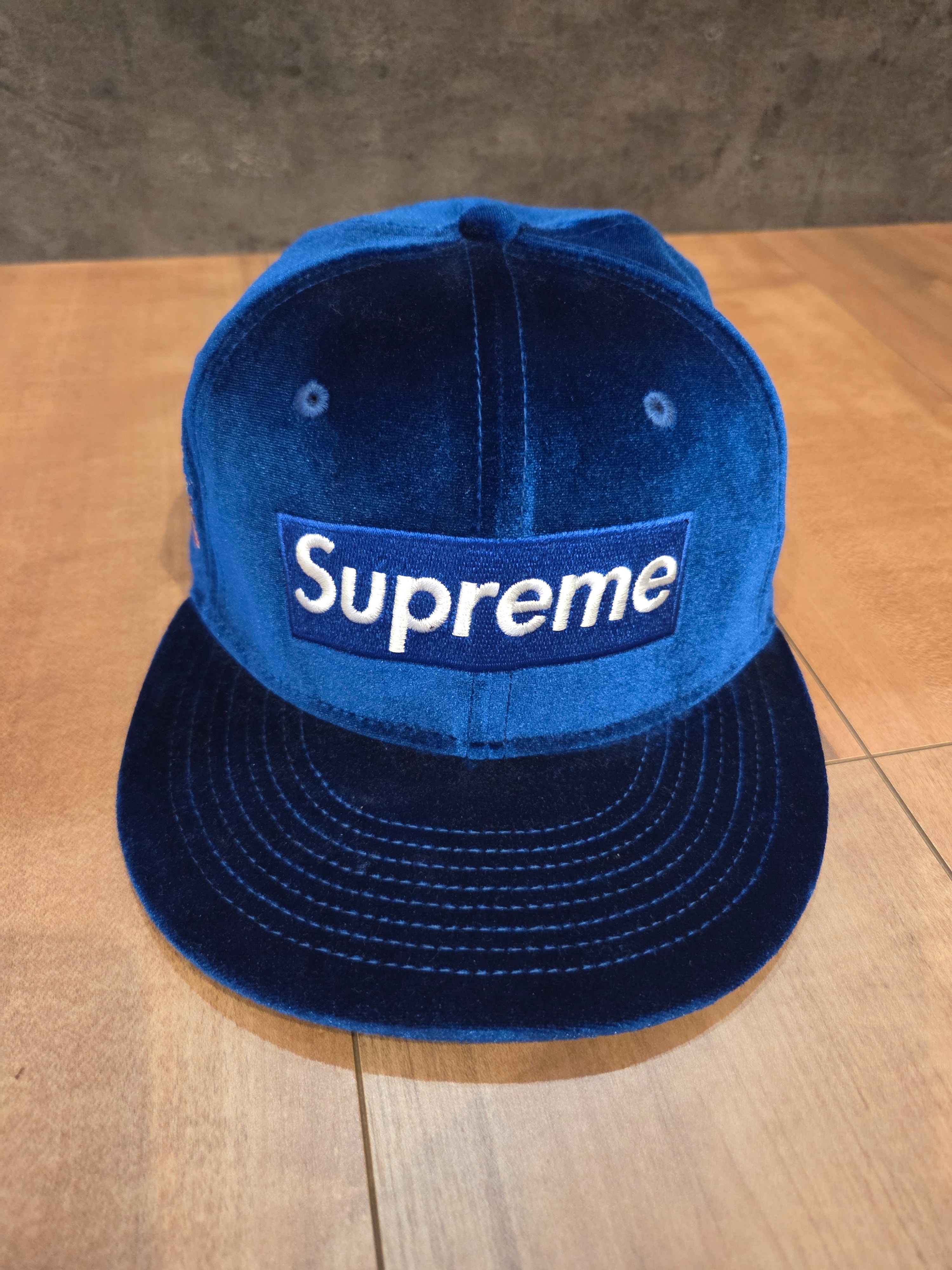 シュプリーム ニューエラ ボックスロゴ ベロア素材 7 1/2 美品 シュプリーム ニューエラ ボックスロゴ ベロア素材 7 1/2 美品 Supreme