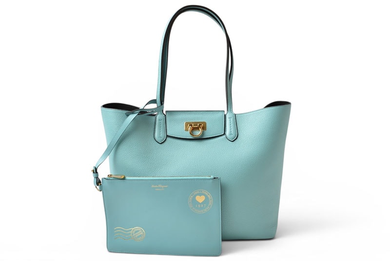 フェラガモ トートバッグ Salvatore Ferragamo ガンチーニ 21/1376 レザー ライトブルー ポーチ付き レディース【中古】