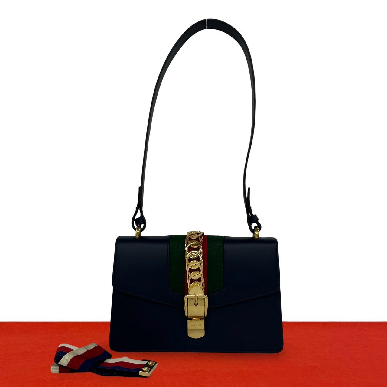 GUCCI グッチ シルヴィ シェリーライン レザー ショルダーバッグ ネイビー
77169