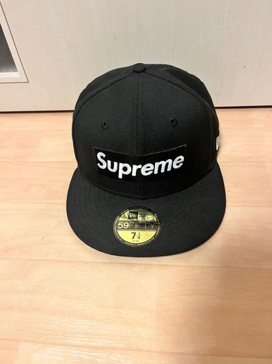 Supreme World Famous Box Logo New Era® "Black"