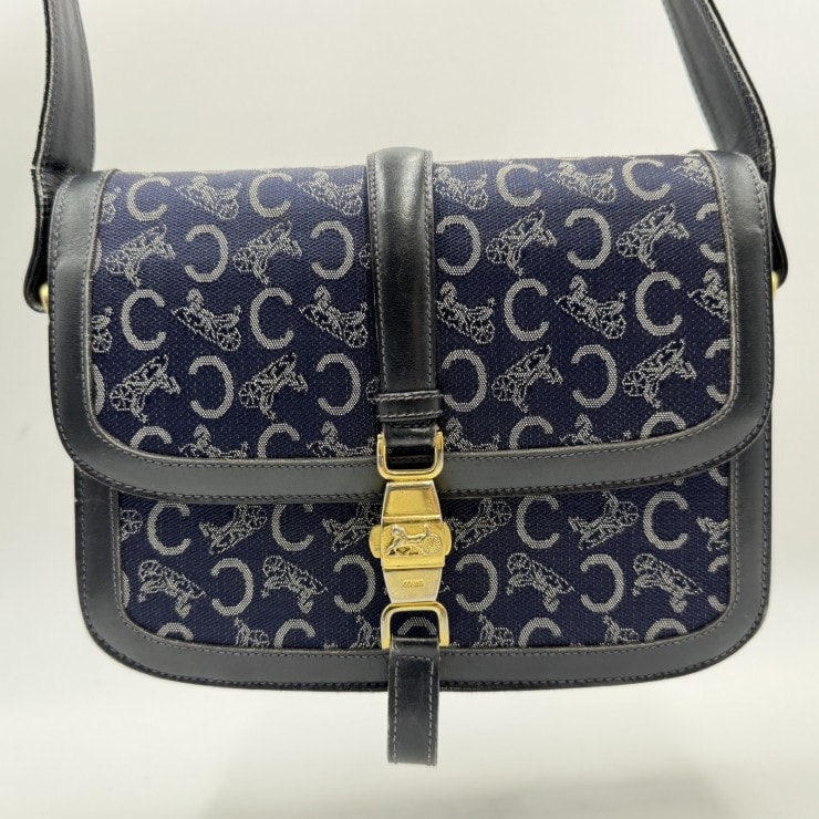 CELINE(セリーヌ)サルキー Cマカダム ヴィンテージ ショルダーバッグ ネイビー系 キャンバス レザー 馬車金具 ゴールドトーン レディース
