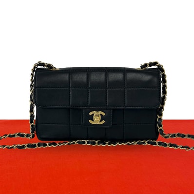 CHANEL シャネル チョコバー ココマーク レザー ショルダーバッグ ブラック
44083