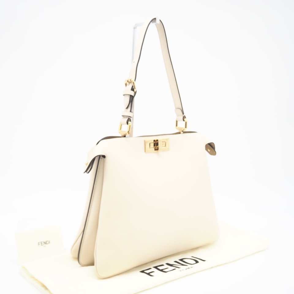 美品 FENDI フェンディ カメリアレザー ピーカブー ソフト ミディアム 8BN353 ハンドバッグ ホワイト ベージュ レザー レディース