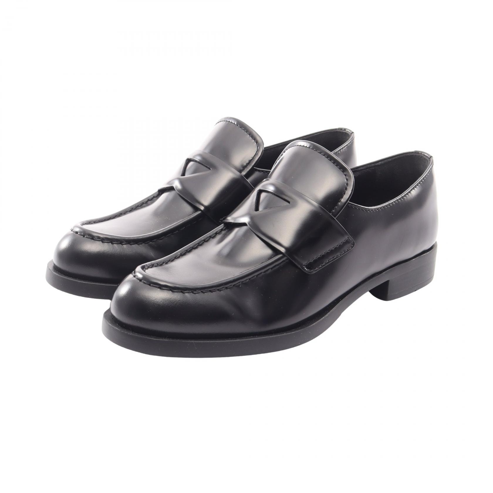 プラダ PRADA トライアングル ローファー 靴 レザー レディース ブラック系 DNC725 【中古】