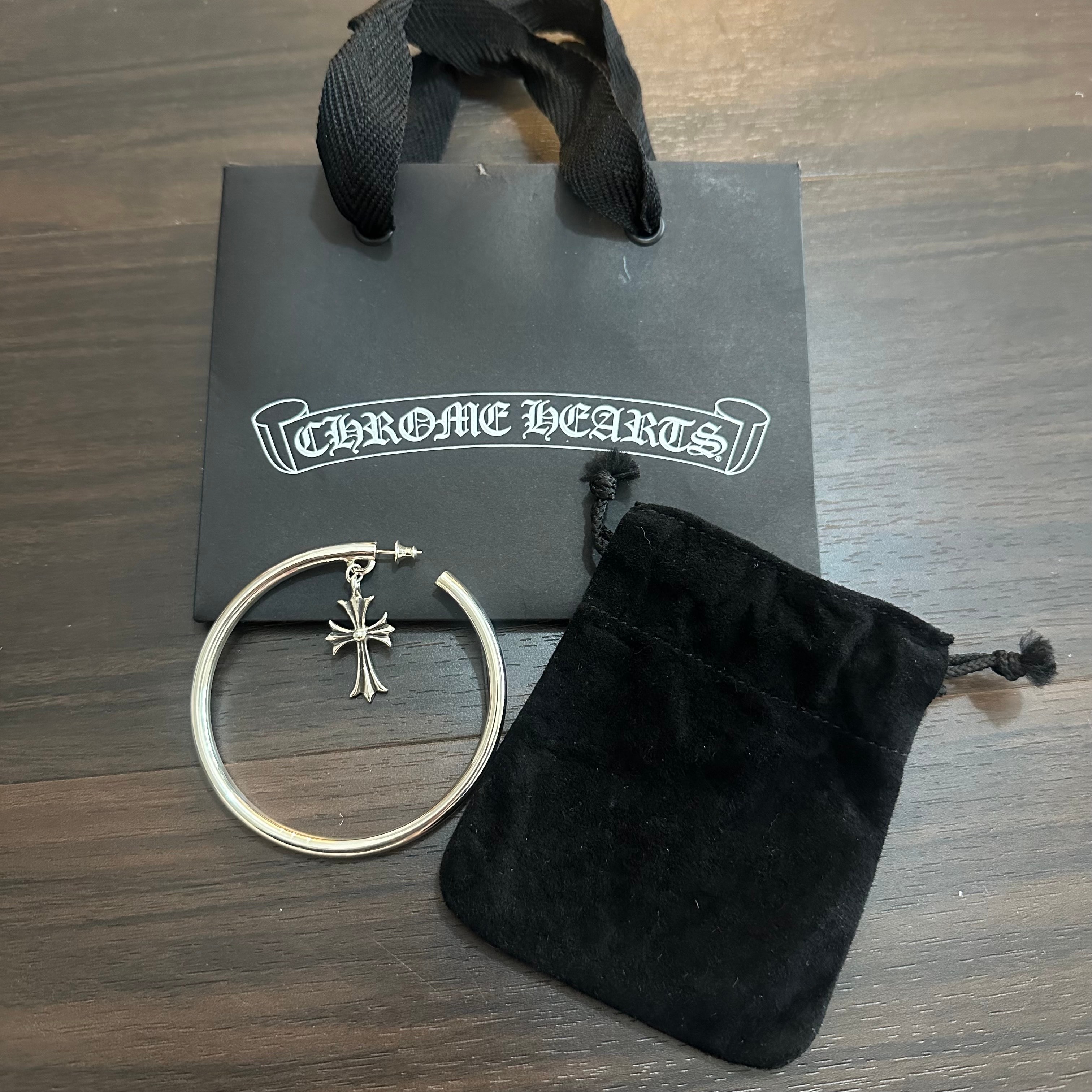 新作 日本未発売✨ クロムハーツ タイニー CH クロス フープ ピアス