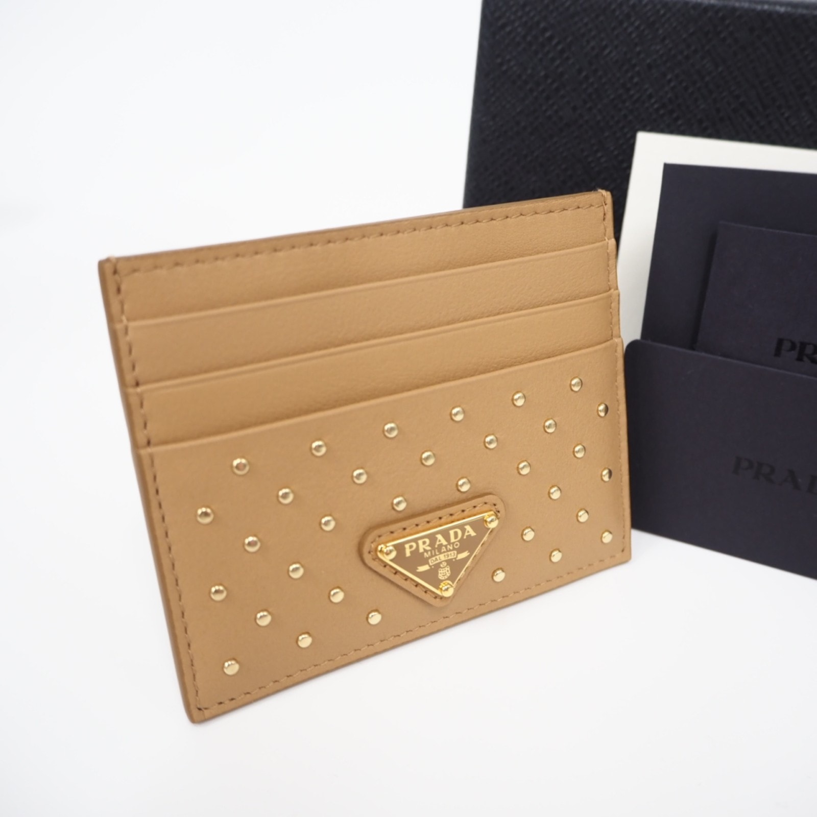 未使用 PRADA プラダ レザー カードホルダー 1MC025 カードケース ベージュ カーフレザー レディース