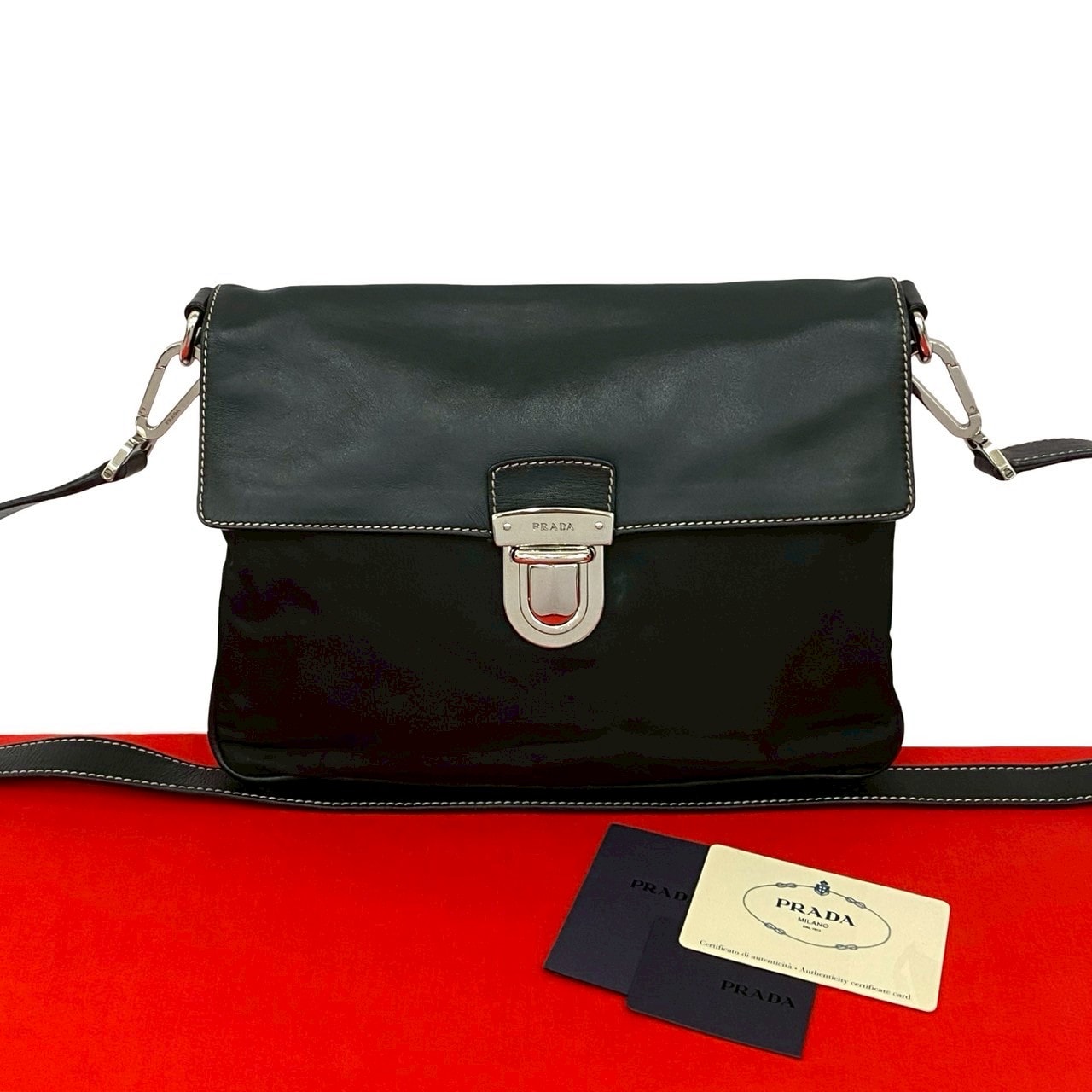 PRADA プラダ 三角ロゴ 金具 レザー ナイロン ショルダーバッグ ブラック
 84903