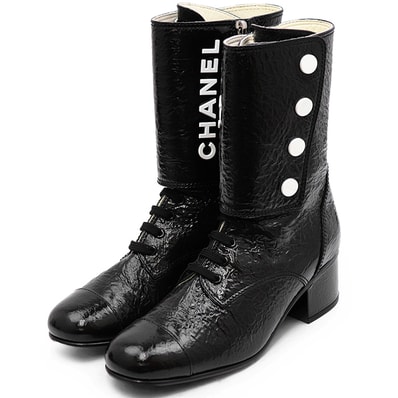 【希少・美品】CHANEL シャネル ブーツ サイズ 40 レディース ロゴ ココマーク ホワイトボタン キャップトゥ レースアップ ミドル ロング シューズ 靴 袋付属 ブラック 黒 イタリア製