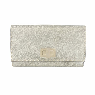 【6hf6323】フェンディ 長財布 セレリア レザー シルバー シルバー金具【中古】レディース