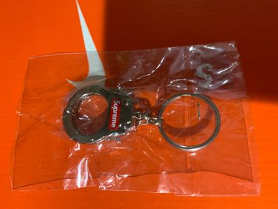 Supreme Handcuffs Keychain "Silver"