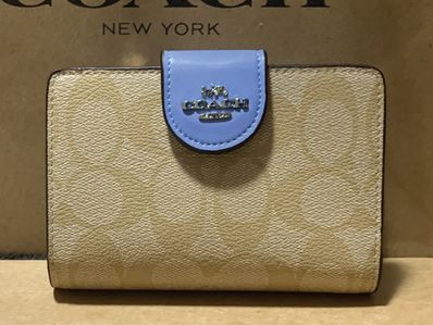 Coach Signature PVC Leather Zip Wallet "Light khaki/Periwinkle"