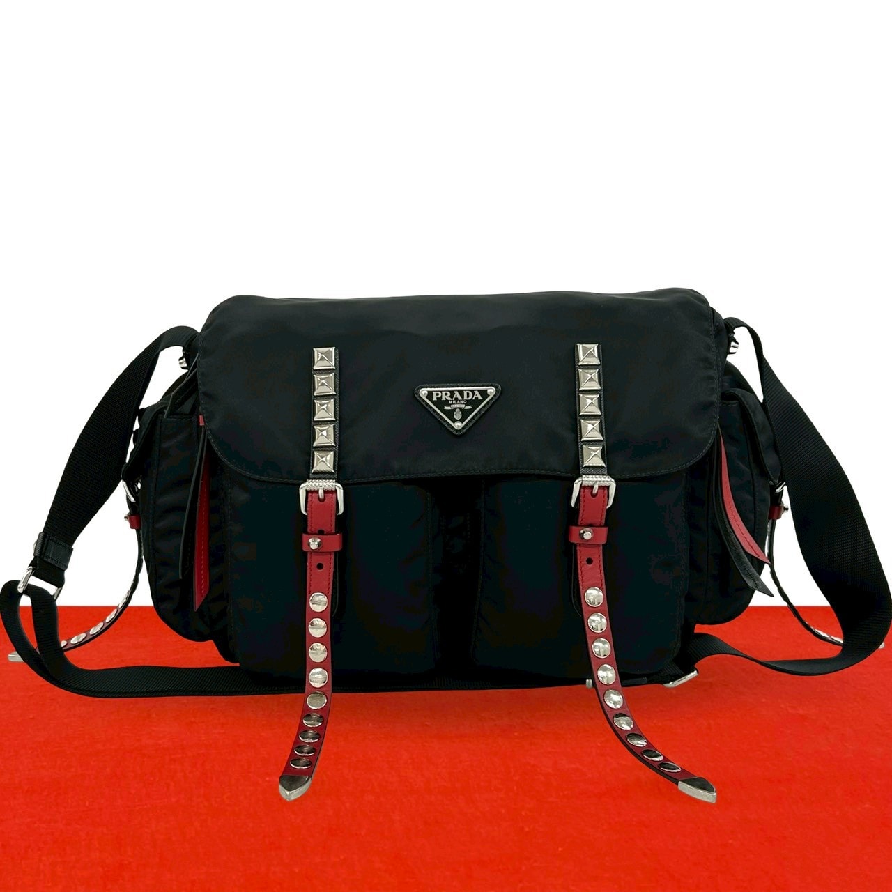 PRADA プラダ 三角 ロゴ プレート ナイロン レザー ショルダーバッグ ブラック
 96950