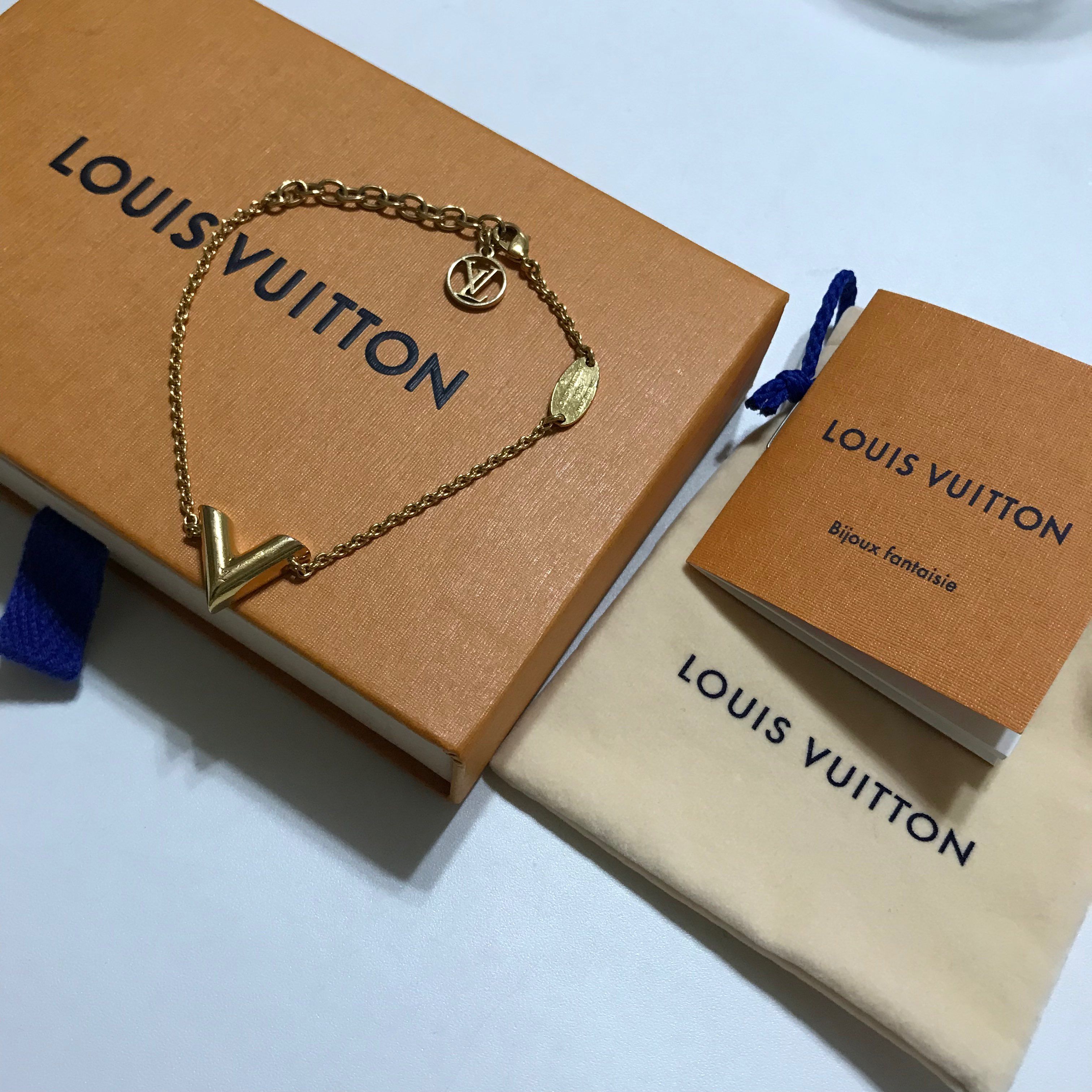 Louis Vuitton Essential V Bracelet "Gold"