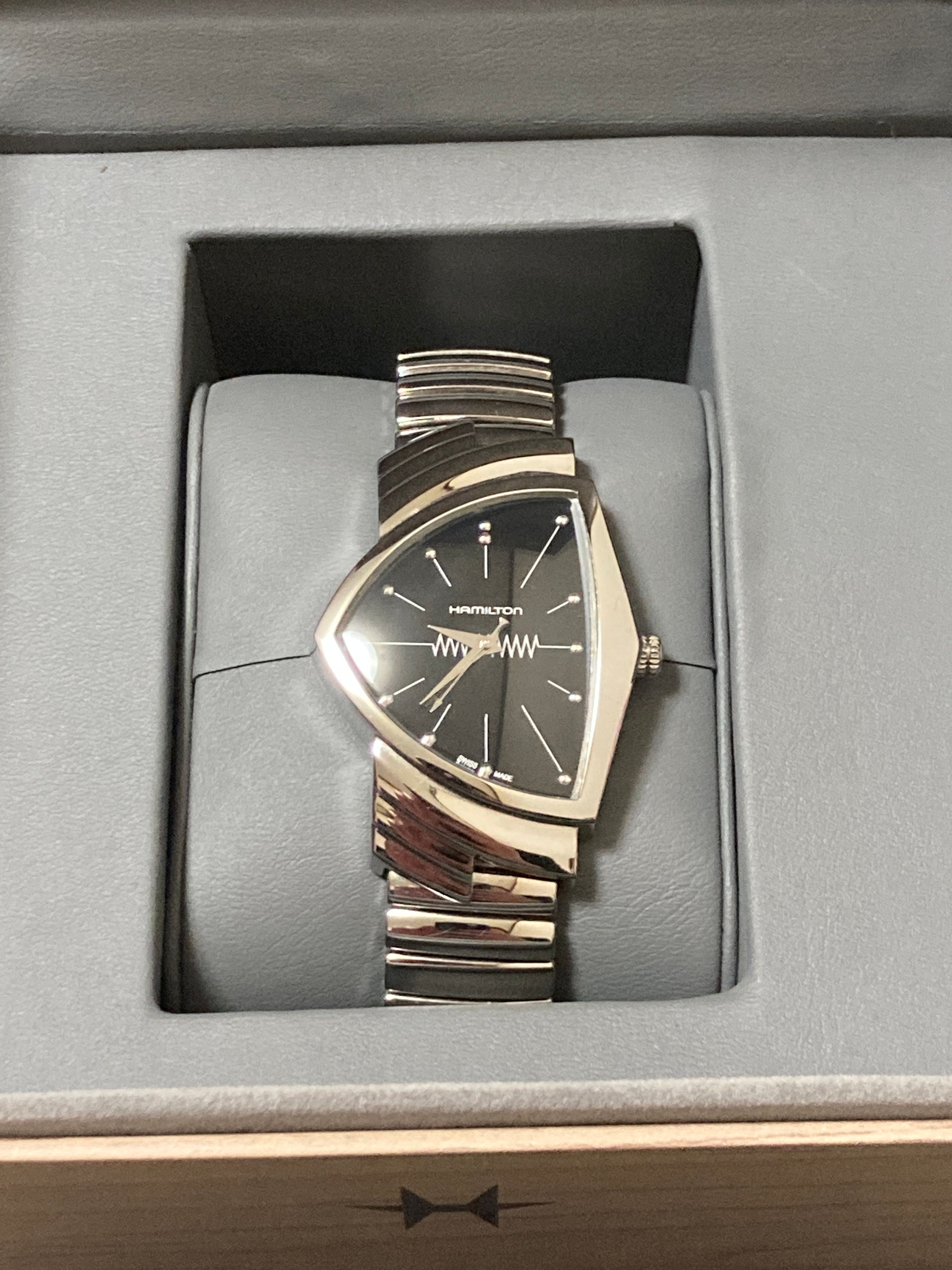 Hamilton Ventura Quartz