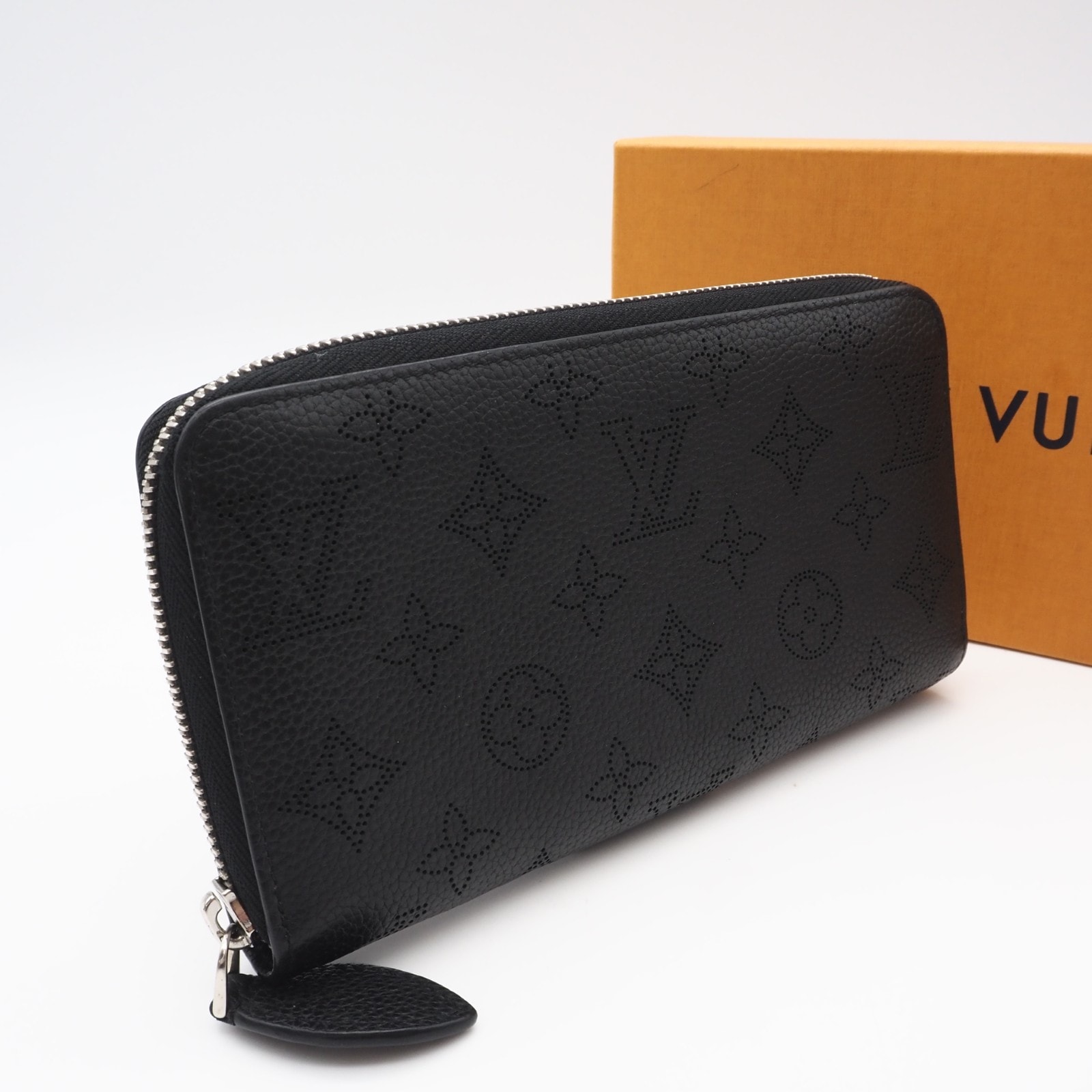 美品 LOUIS VUITTON ルイ・ヴィトン モノグラム マヒナ ジッピーウォレット ノワール M61867 長財布 ブラック カーフレザー レディース