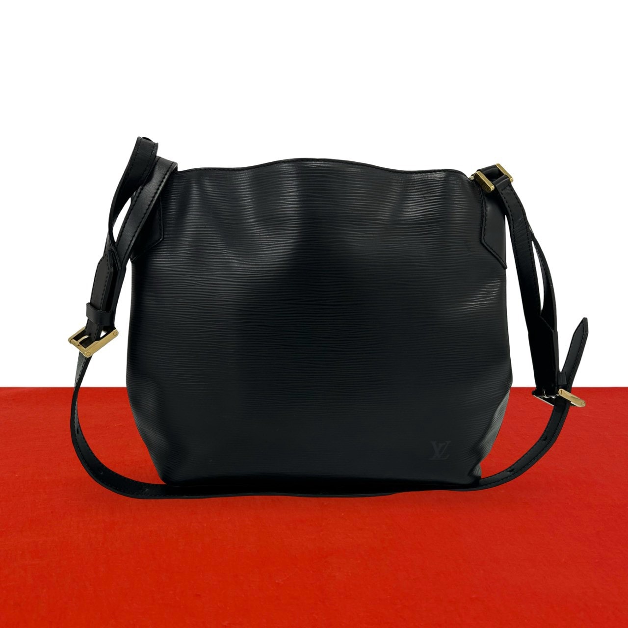 LOUIS VUITTON ルイヴィトン マンダラ GM エピ レザー ショルダーバッグ ノワール ブラック
 477-4
