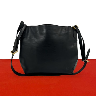 LOUIS VUITTON ルイヴィトン マンダラ GM エピ レザー ショルダーバッグ ノワール ブラック
477-4