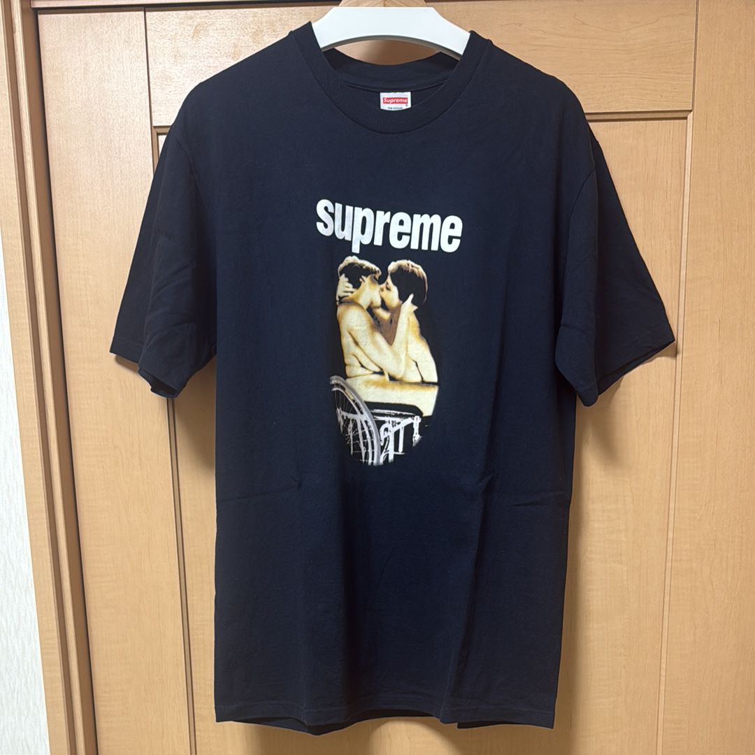 Supreme Kiss Tee "Navy"