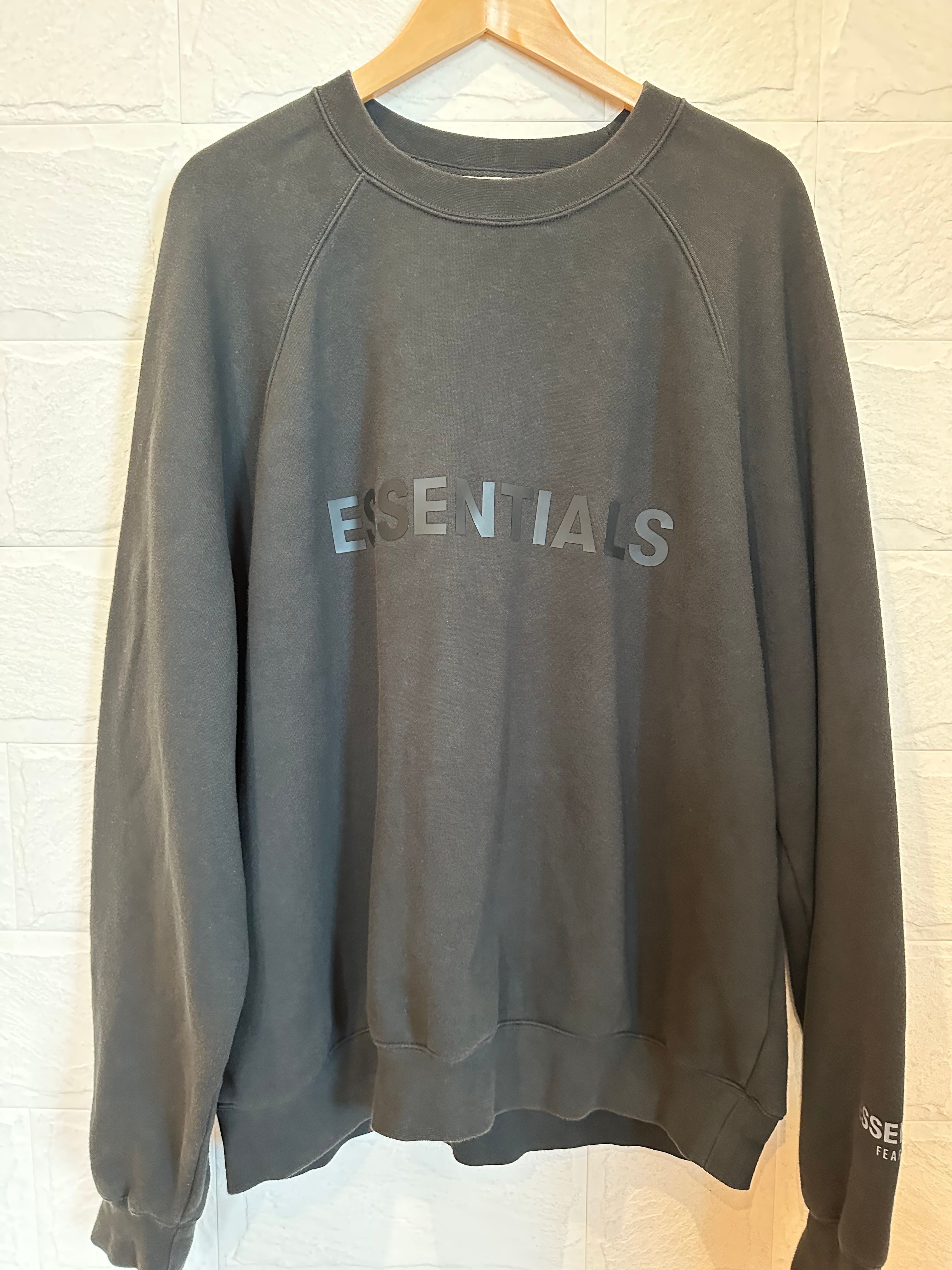 FEAR OF GOD ESSENTIALS 3D Silicon Applique Crewneck "Black"