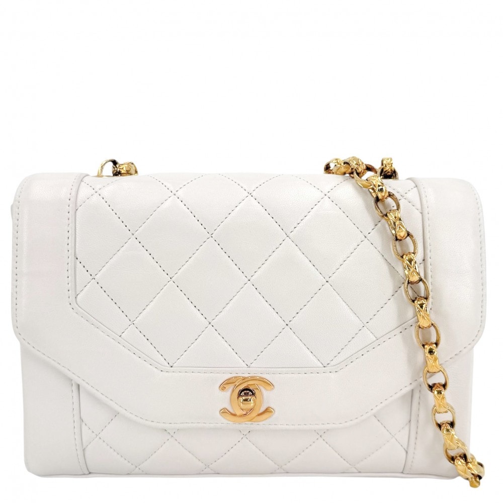 CHANEL シャネル ショルダーバッグ マトラッセ ダイアナ チェーン ココマーク 肩掛け 斜め掛け ターンロック ラムスキン    ホワイト 白 ゴールド金具 レディース【中古品】