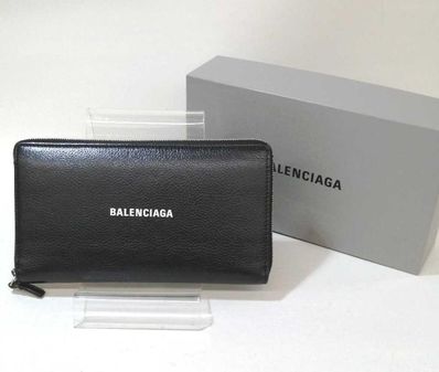 BALENCIAGA
