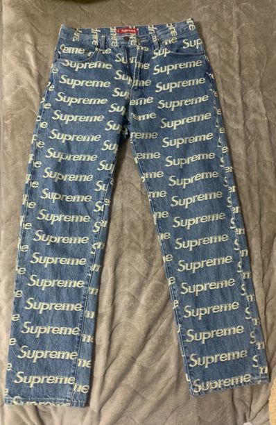 Supreme Frayed Logos Regular Jean "Blue"