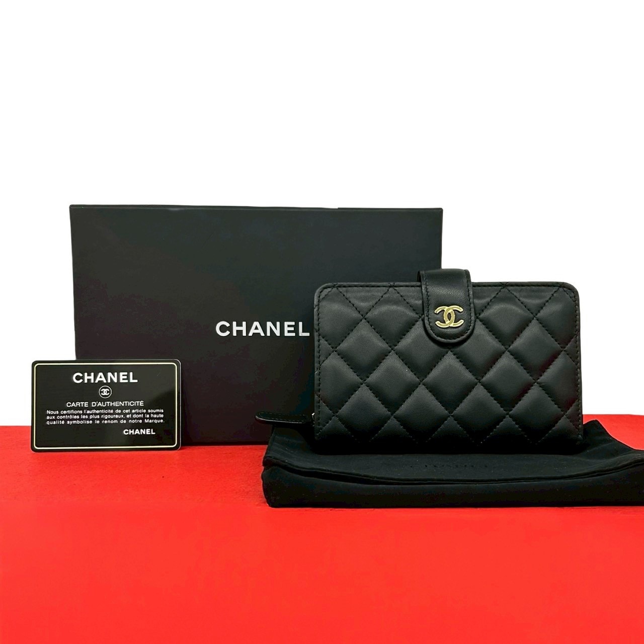 CHANEL シャネル マトラッセ ラムスキン 二つ折り財布 ブラック
 40128