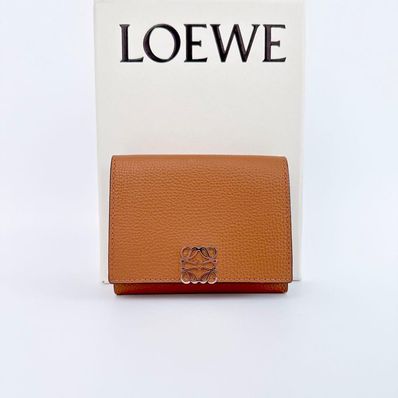 LOEWE Anagram Trifold Wallet In Pebble Grain Calfskin "Tan"