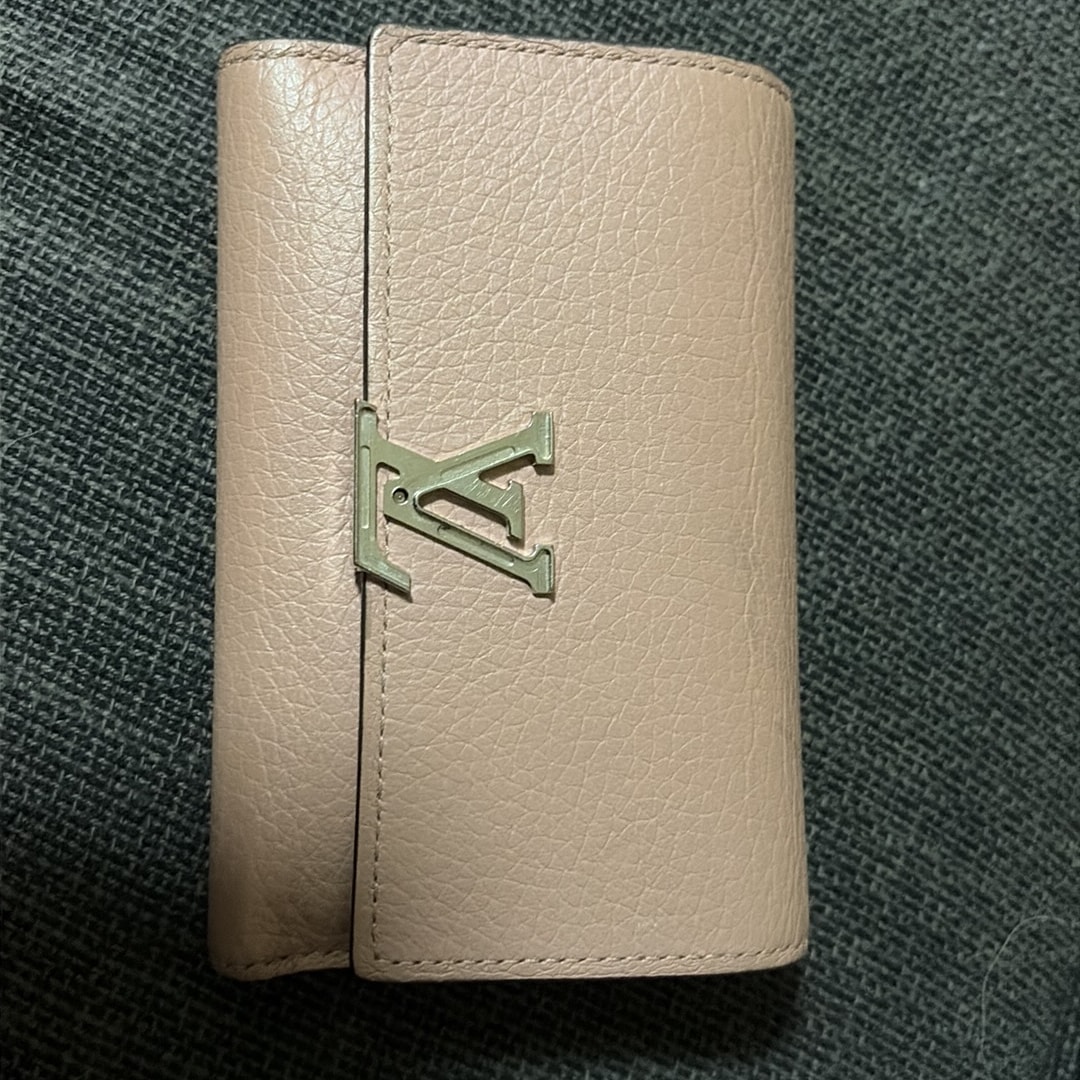 Louis Vuitton Capucines Compact Wallet Taurillon Leather "Magnolia"