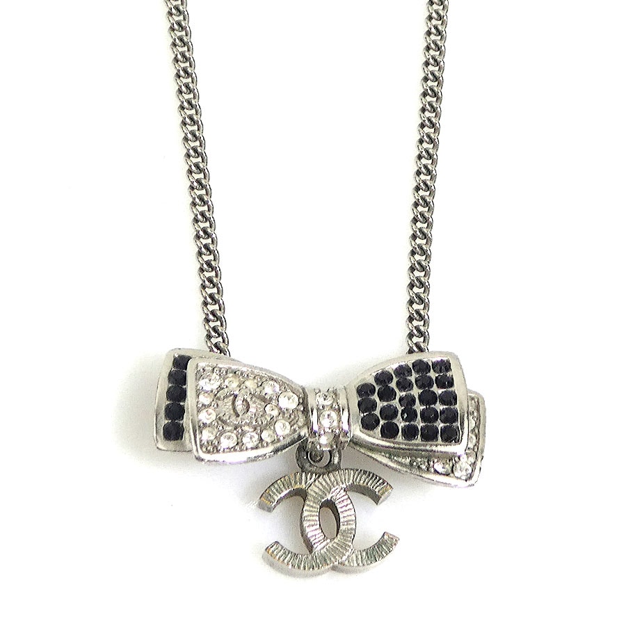 シャネル CHANEL ネックレス リボン ココマーク メタル/ラインストーン シルバー/ブラック レディース【中古】 e61712a