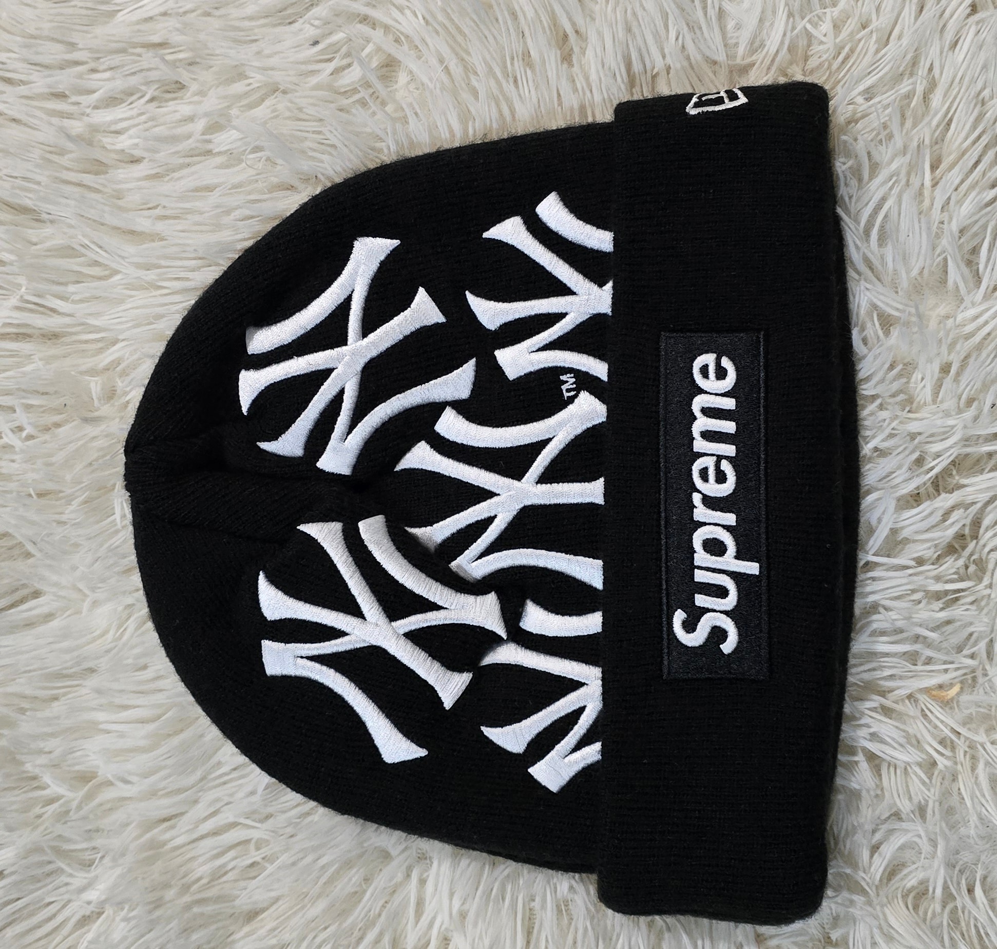 Supreme / New York Yankees / New Era Box Logo Beanie 