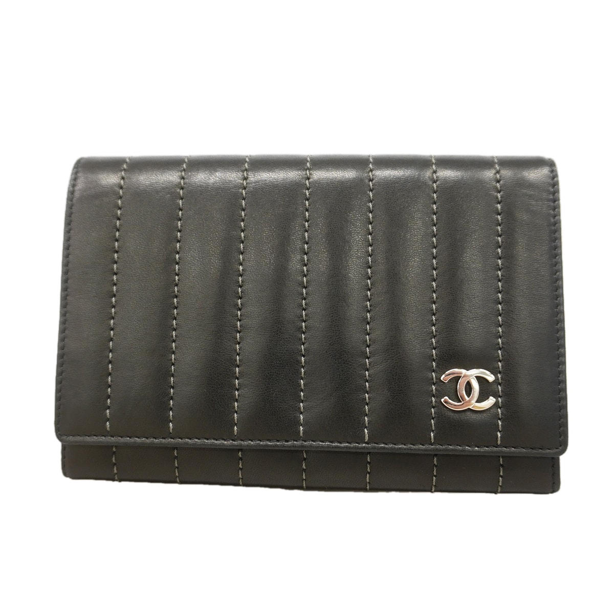 【6ia0558】シャネル 財布 マドモアゼル ラムスキン ブラック シルバー金具【中古】レディース