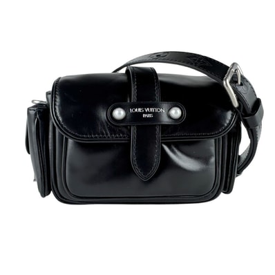 ルイ ヴィトン LOUIS VUITTON 斜め掛けショルダーバッグ カーゴ ウェアラブル ウォレット レザー ブラック シルバー メンズ M13989【中古】 z9321