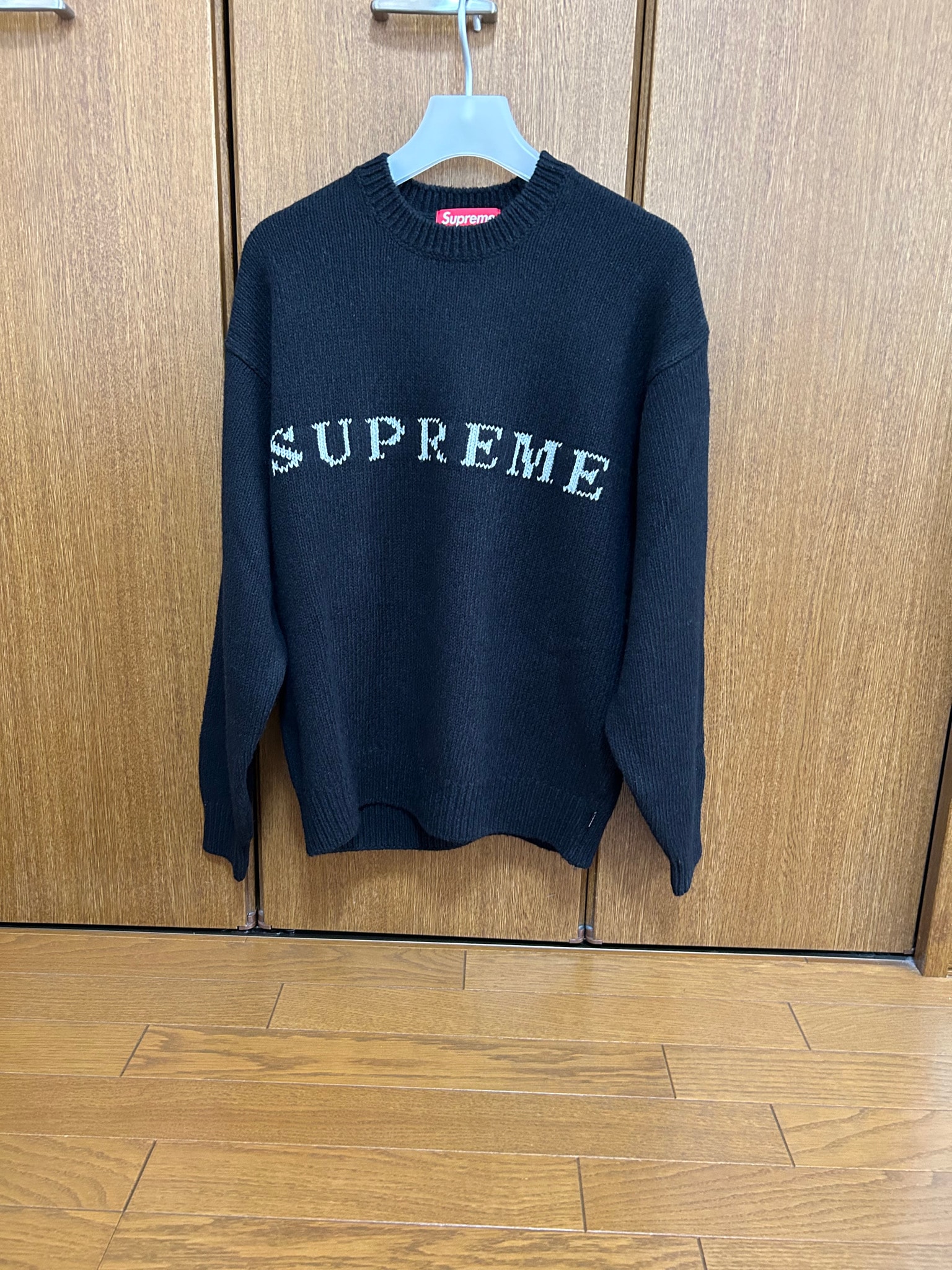 Supreme Contrast Logo Sweater "Black"