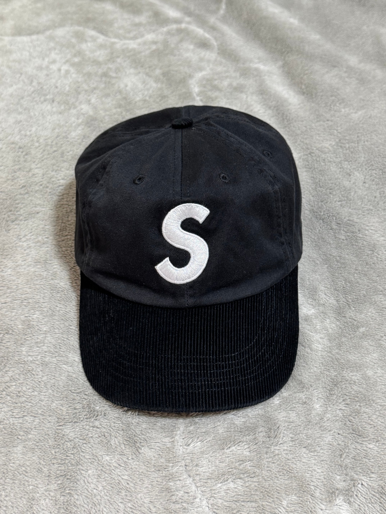 Supreme 2-Tone S Logo 6-Panel "Black"
