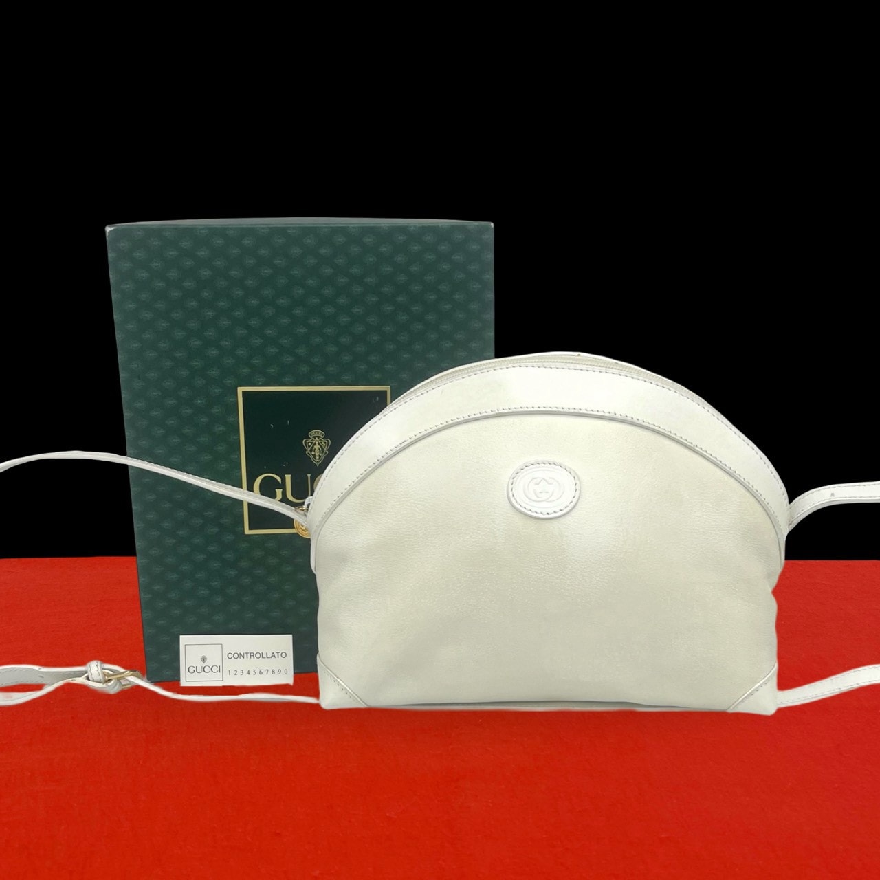 GUCCI グッチ GG ロゴ レザー ショルダーバッグ ホワイト
f2959