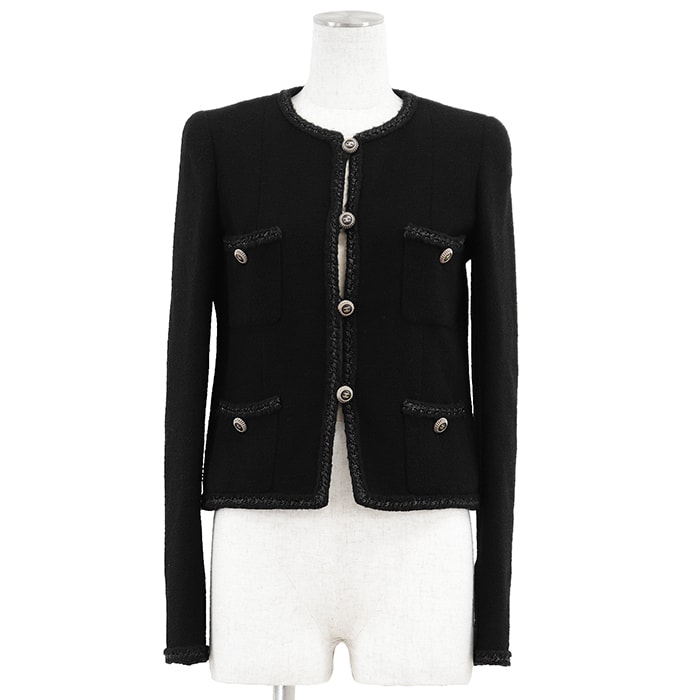 【美品】CHANEL シャネル ヴィンテージ ツイード ジャケット 08A P33858 サイズ34 レディース メタリックトリム  ロゴ COCOマーク ボタン ノーカラー ウールブレンド アウター ブラック 黒 フランス製 カール・ラガーフェルド期