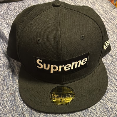 Supreme Champions Box Logo New Era® "Black"