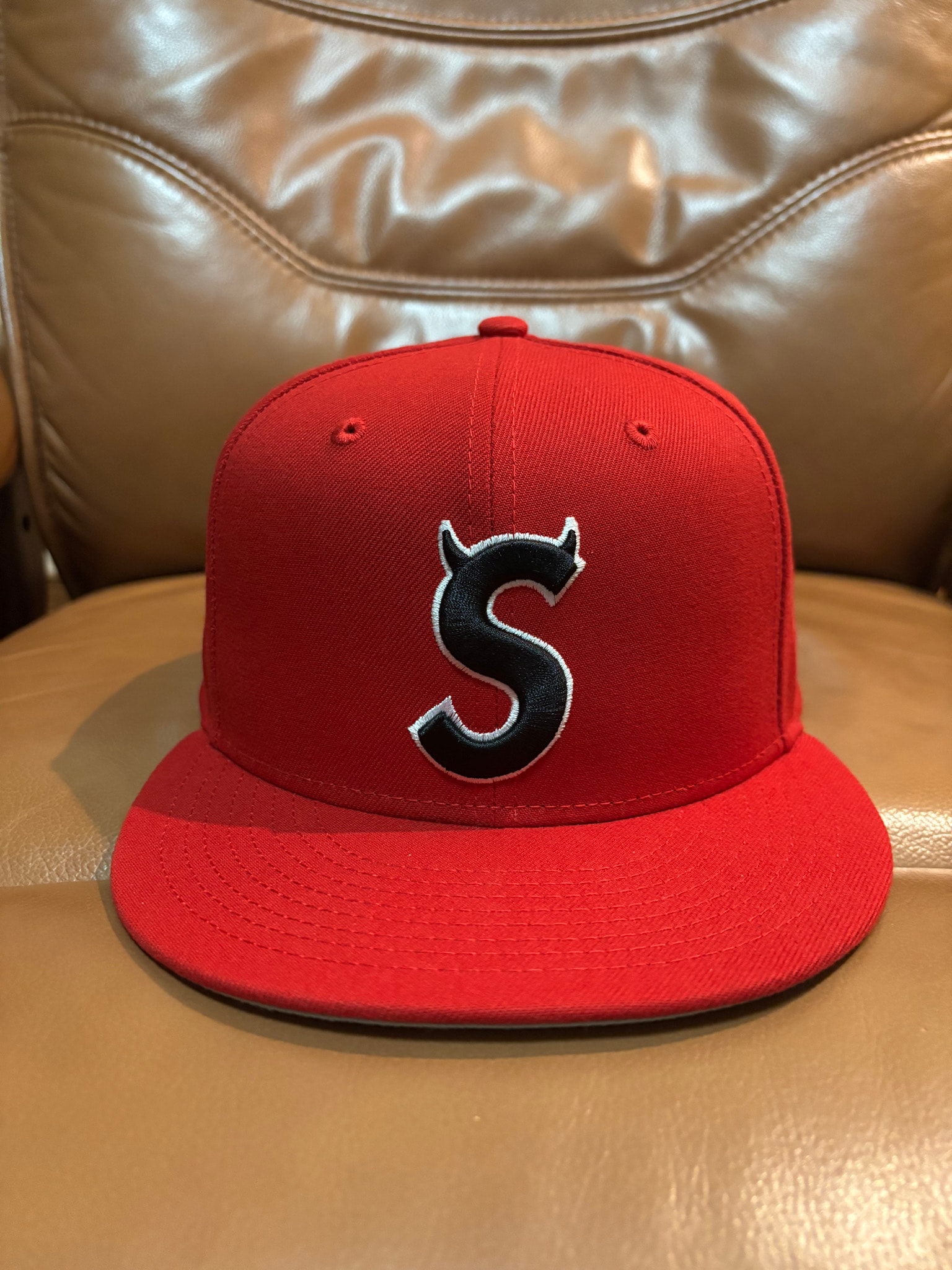 Supreme Devil S Logo New Era "Red"
