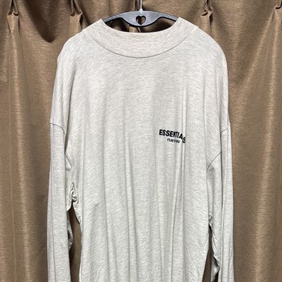 FEAR OF GOD ESSENTIALS BLACK ESS LOGO LS TEE "Light Oatmeal"